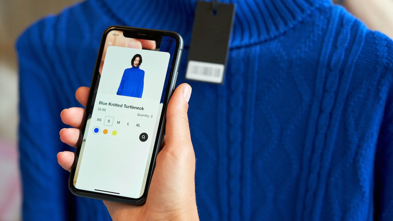 In store smartphone scanning of a product using AR technology